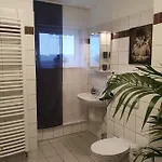 Lejlighed Black & Wood Design Im Zentrum