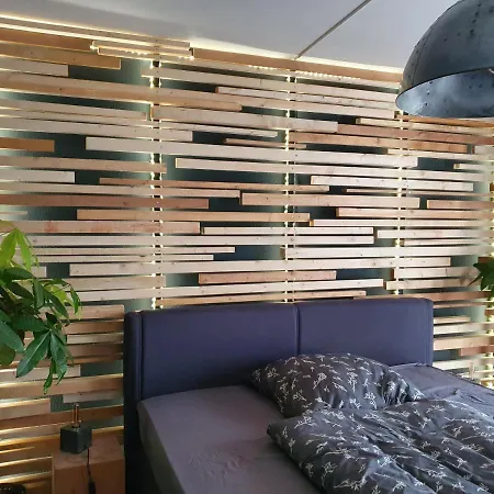 Black & Wood Design Im Zentrum Apartment *