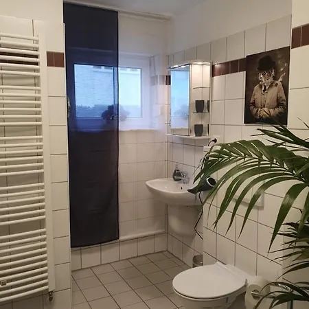 Appartement Black & Wood Design Im Zentrum