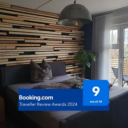 Black & Wood Design Im Zentrum Cottbus