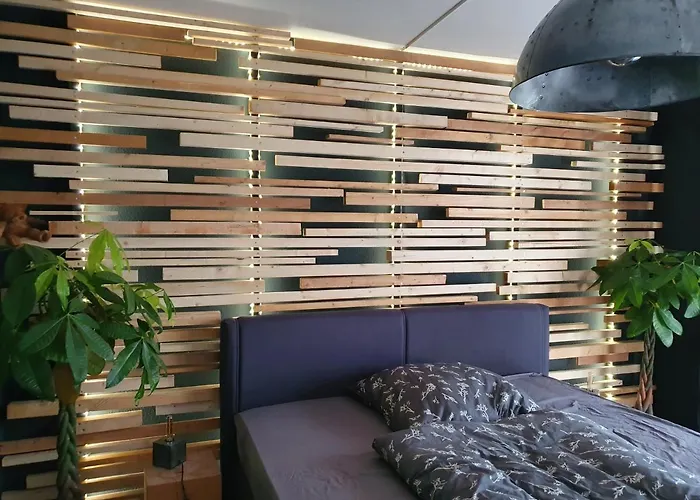 Black & Wood Design Im Zentrum דירה *